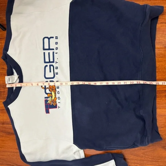 Disneyland Vintage Tigger 1968 Sweatshirt Size XL